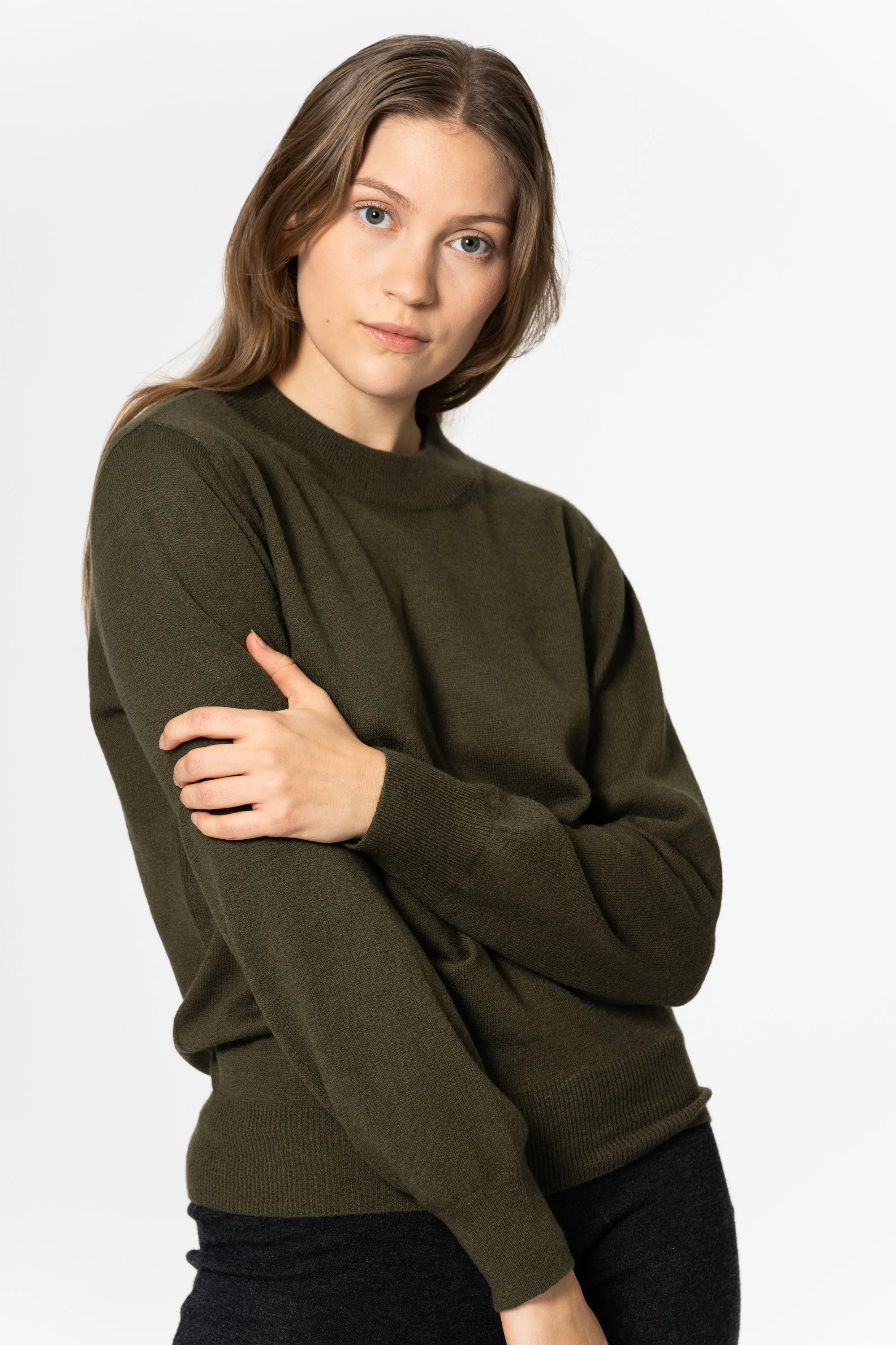 Dinadi Merino O-Neck Sweater - Olive Green