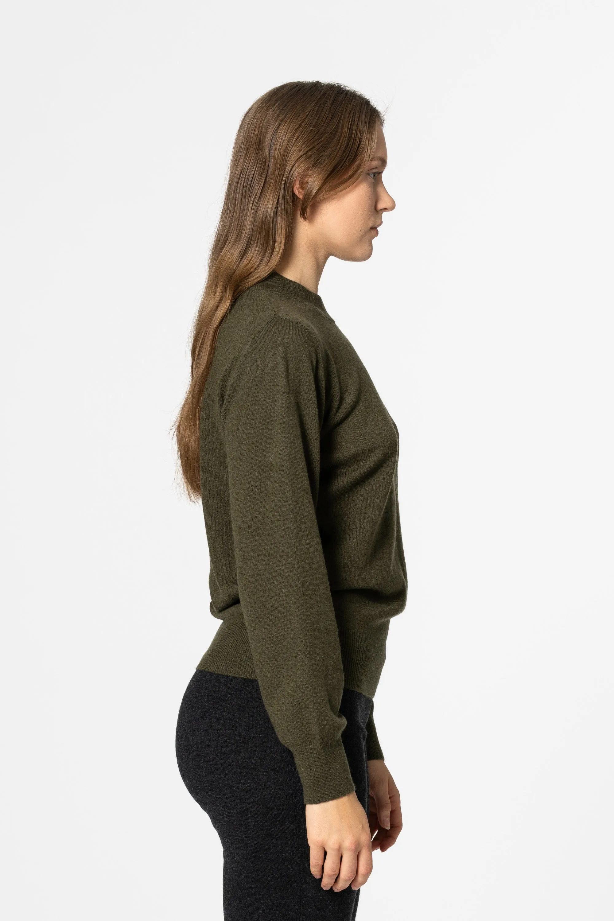 Dinadi Merino O-Neck Sweater - Olive Green