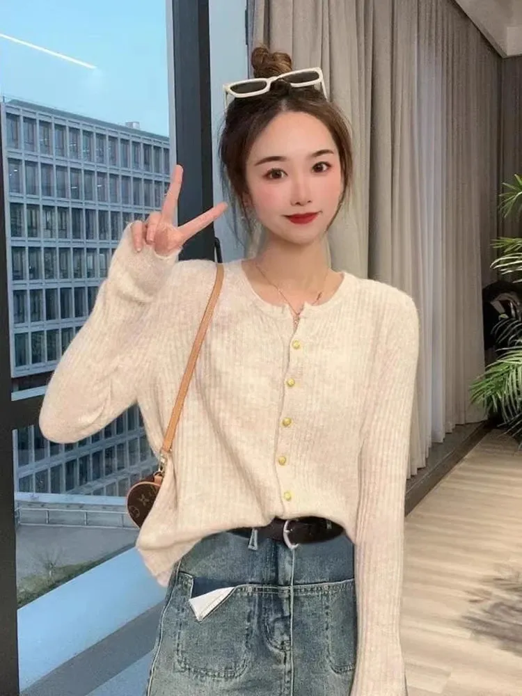 Luxe Gray Wool Cardigan Soft Knit Sweater for Autumn and Winter